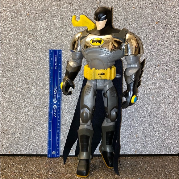 DC Batman Figure Toy - Picture 6 of 8